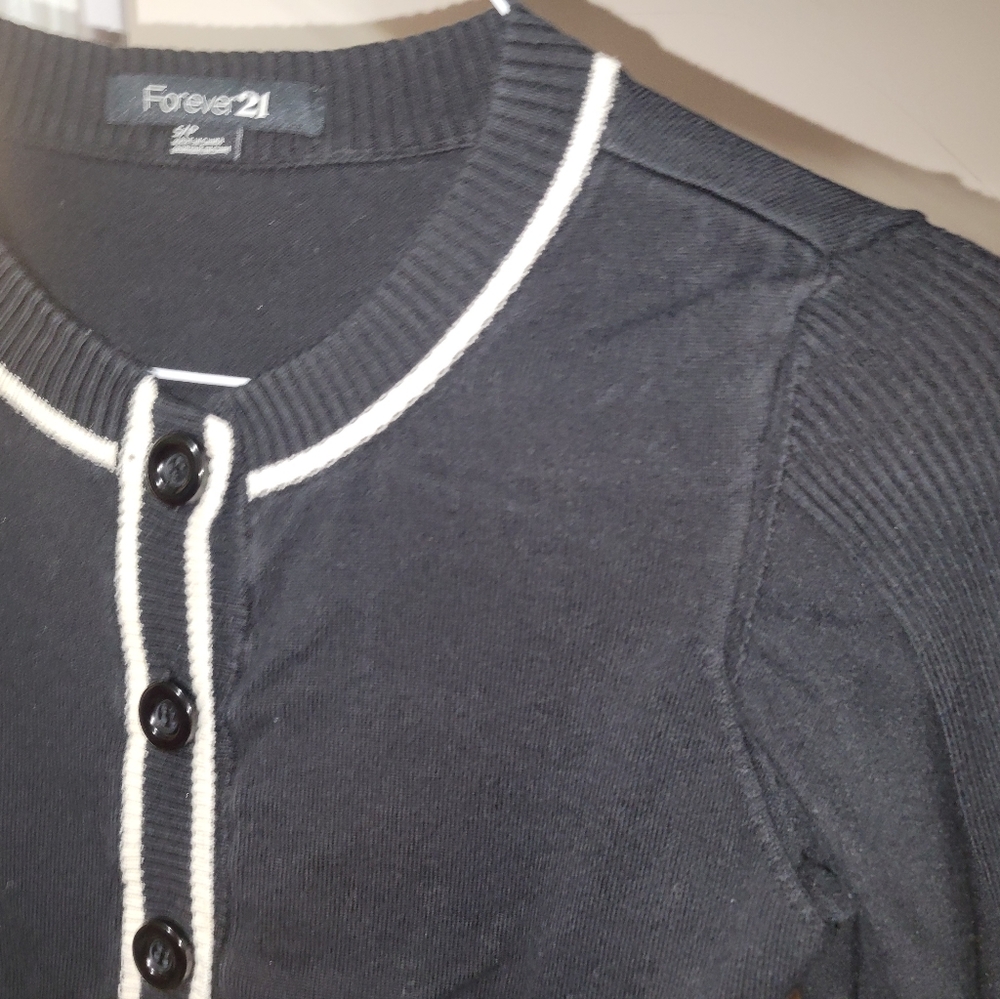 Cardigan - Picture 4 of 4